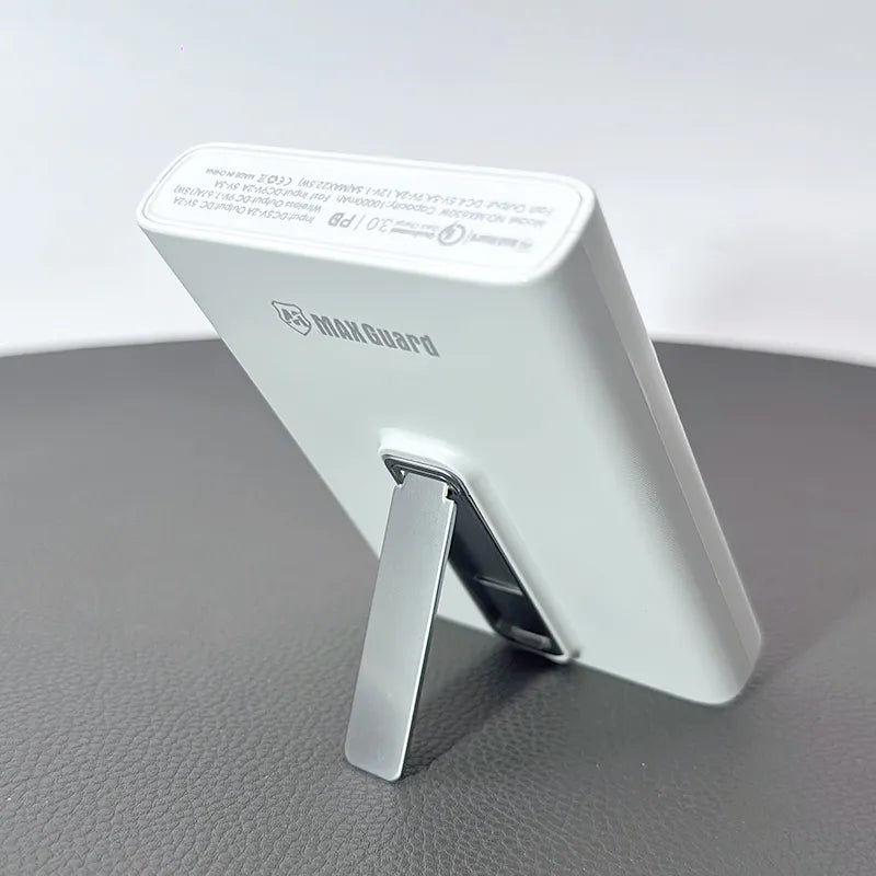 Maxguard PD 22.5W 10000 mah MagFit power bank MX630W