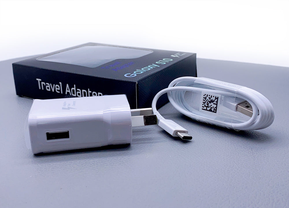 Samsung travel charger with USB-A to C combo S10
