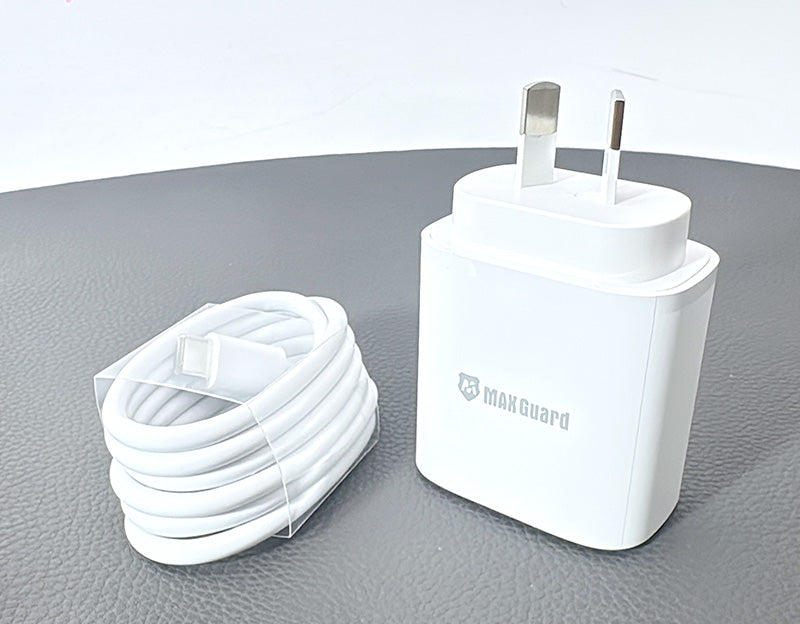 Maxguard PD 45W wall charger with Type-C to C comb 45PDCC
