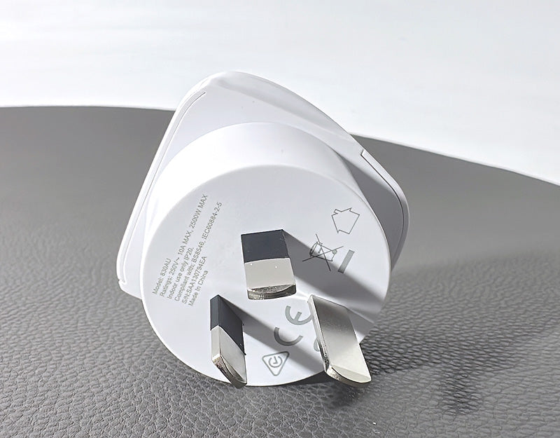 Blackweb All-in-One Travel Adapter BK01