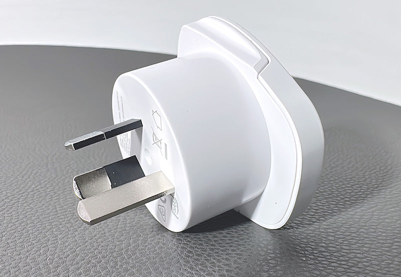 Blackweb All-in-One Travel Adapter BK01