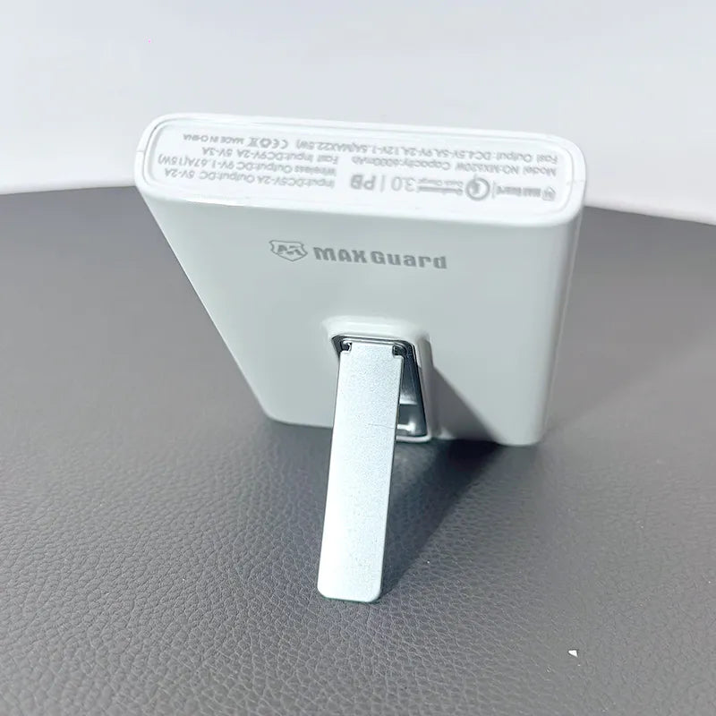Maxguard PD 22.5W 6000 mah MagFit power bank MX620W