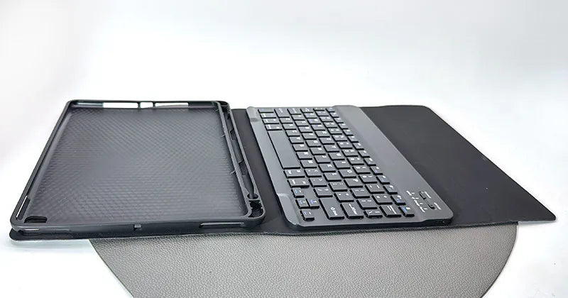 Case for iPad Pro 11 2024 Case for Windows/Android/iOS Maxguard Smart Keyboard