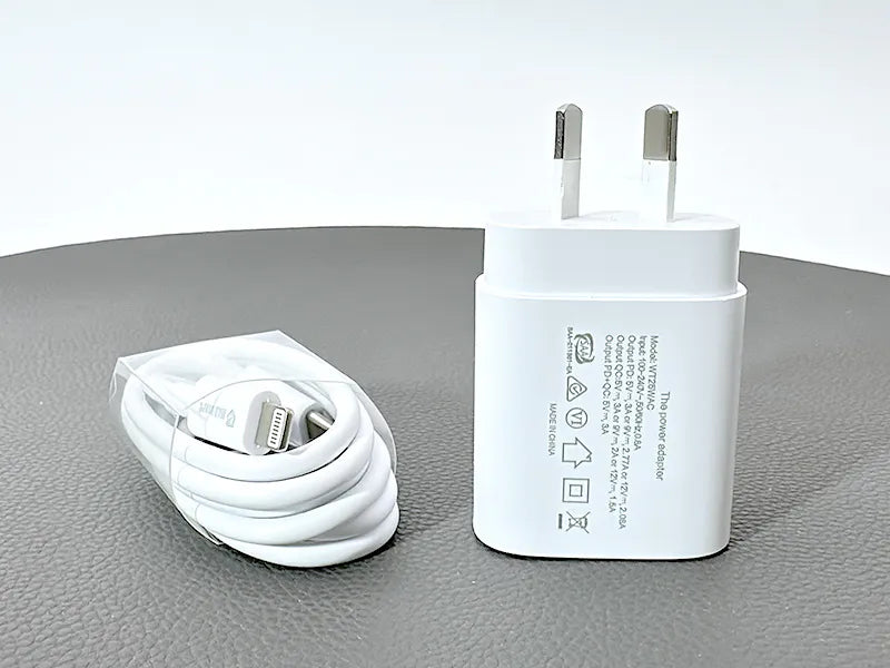Maxguard PD 25W wall charger with Type-C to Lightning combo WT25WAC/CL