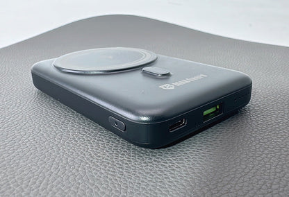 Maxguard PD 22.5W 10000 mah MagFit power bank MX610W